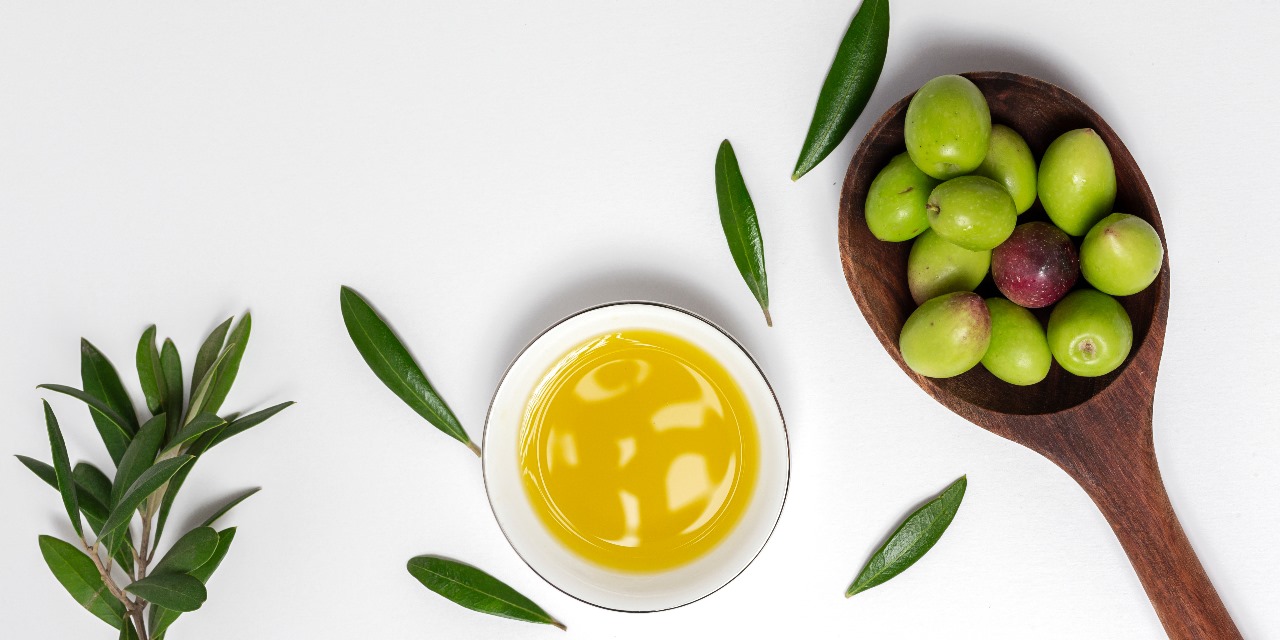Huile d'olive pour la peau et les cheveux cet hiver