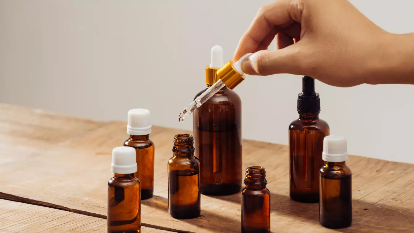 Huiles magiques : Protégez votre peau en hiver avec des ingrédients locaux !