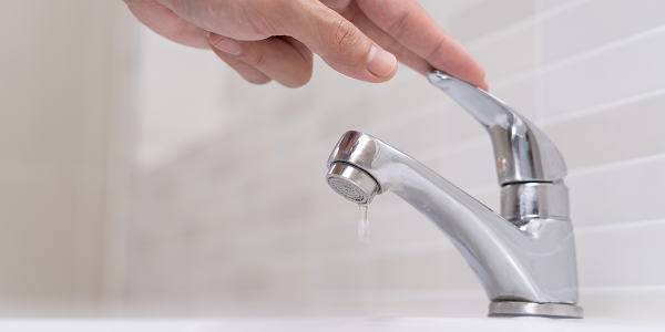 Astuces pour réduire sa consommation d’eau dans sa routine beauté 